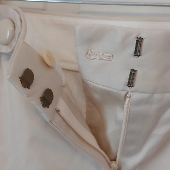 J.Crew Ecru White Pencil Skirt with Button Accent Women's Size 6 - Picture 4 of 8